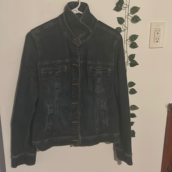 Jean jacket - Picture 1 of 3